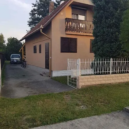 Nyaraló Holiday In 39586 Balatonkeresztúr